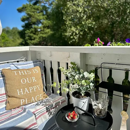 公寓 Miniluksus & Parveke Puuvillassa Huvilapuistossa